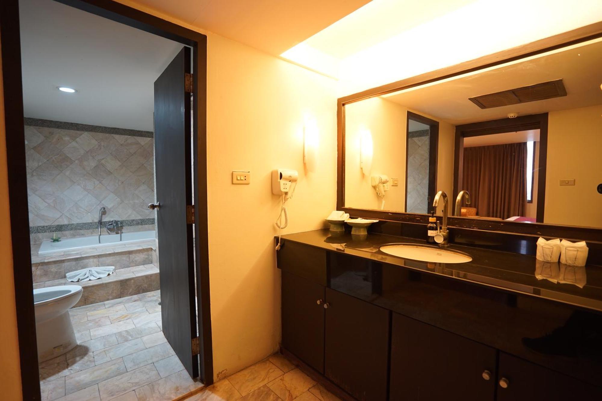 King Park Avenue Hotel Bangkok Exterior foto
